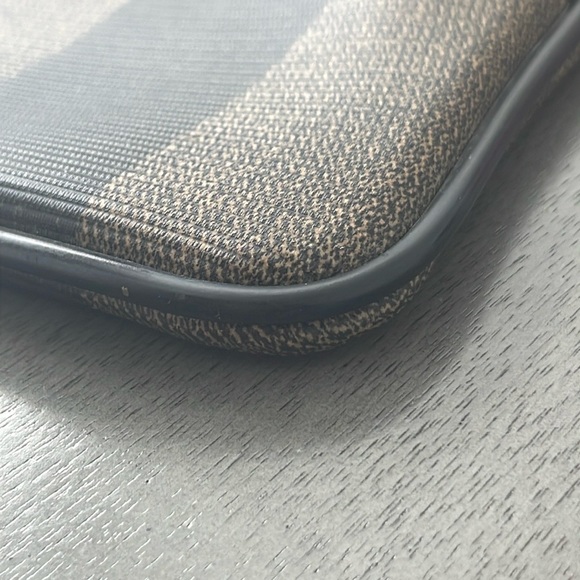 ❌SOLD❌ Rare Vintage FENDI Pequin Canvas Pouch - Picture 3 of 10